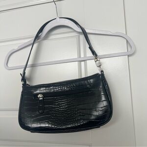 Sleek Black Crocodile Pattern Shoulder Bag
